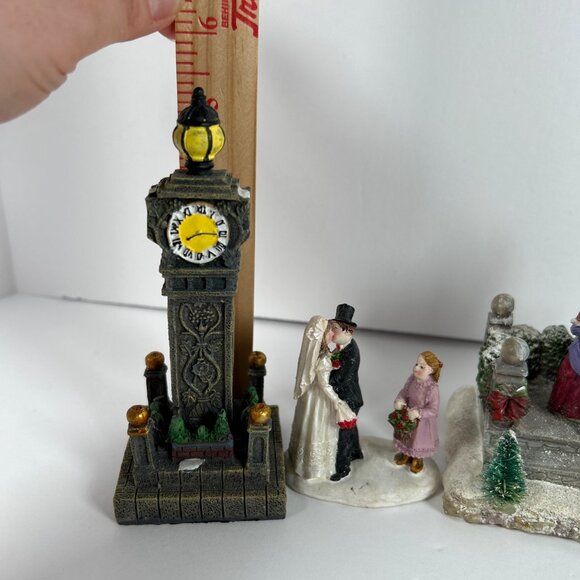 Lot Of 5 Christmas Village Figures Carolers Clock Tower Santa Parade Wedding - Picture 3 of 13